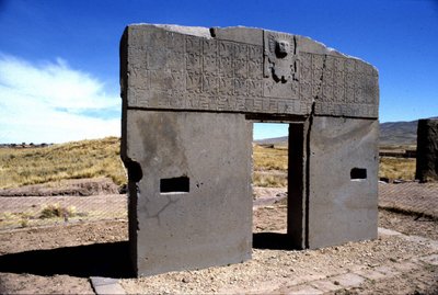 Sito archeologico precolombiano di Tiahuanaco, Bolivia da Pre Columbian Pre Columbian