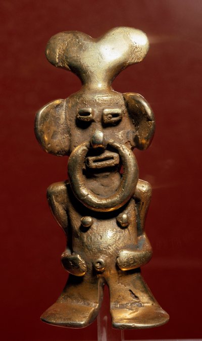Statuetta antropomorfa in oro raffigurante un uomo con un anello al naso da Pre Columbian Pre Columbian