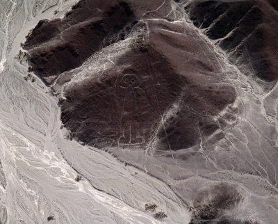Vista aerea delle Linee di Nazca che rappresentano una figura umana da Prehistoric Prehistoric