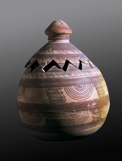 Preistoria, civiltà iberica: urna funeraria dentata dell