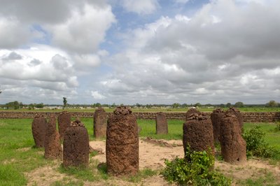 Preistoria: cerchio megalitico di pietre di Wassu, Gambia da Prehistoric Prehistoric