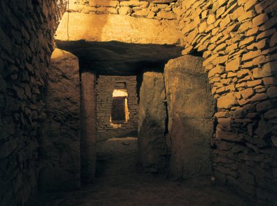 Preistoria: dolmen di Romeral, sepoltura neolitica (3000 a.C.). Spagna, Andalusia, Antequera. da Prehistoric Prehistoric