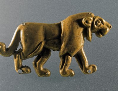 Preistoria: statuetta di leone in foglie d