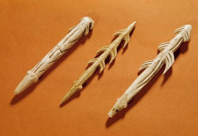 Preistoria: arpioni di renna usati per la pesca. Realizzati durante il periodo Magdaleniano. 17000-11000 a.C. Saint Germain en Laye, Museo Nazionale di Archeologia da Prehistoric Prehistoric