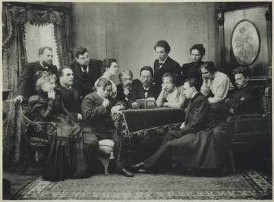 Anton Chekhov legge Il gabbiano con la compagnia del Teatro d