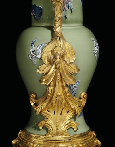 Una delle coppie di brocche Louis XV da Qing Dynasty   Kangxi Period Chinese School