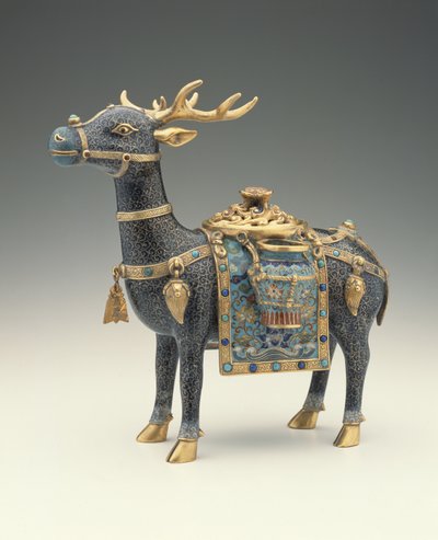 Una figura di un cervo (smalto cloisonné) da Qing Dynasty Chinese School