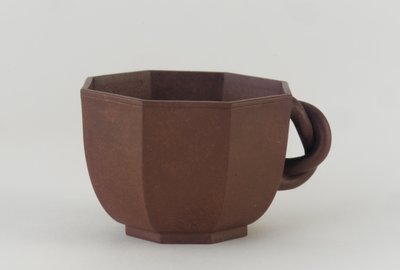 Tazza ottagonale, Chengzhai, probabilmente XIX secolo da Qing Dynasty Chinese School