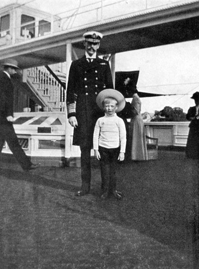 Re Haakon VII di Norvegia 1872-1957 con suo figlio Olav 1903-1991, 1908 da Queen Alexandra