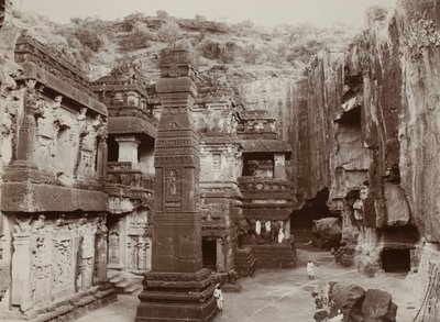 Tempio scavato nella roccia di Khalias, Ellora da Raja Deen Dayal