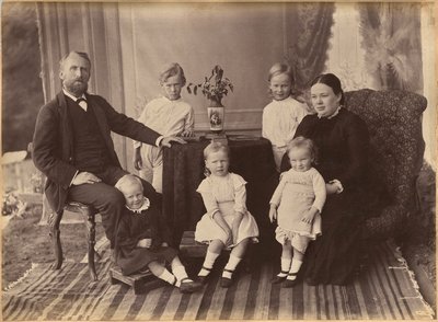 Il signor Robert Holtz e famiglia (verso) da Raja Deen Dayal