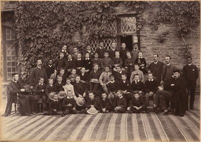Classe primaria, Bishop Cotton School, Shimla (recto) da Raja Deen Dayal