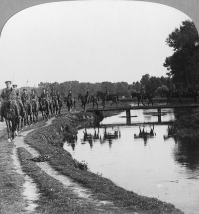 Un reggimento di cavalleria di Allenby dietro la linea, Ypres, Belgio, Prima Guerra Mondiale da Realistic Travels Publishers