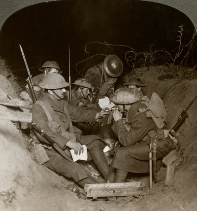 Una sera nelle trincee di riserva a Beaumont Hamel, Francia, Prima Guerra Mondiale, 1914-1918 da Realistic Travels Publishers