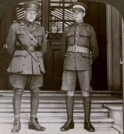 Capitano MacDougall, DSO, e Cadetto Mullin, due VC canadesi, Prima Guerra Mondiale, 1914-1918 da Realistic Travels Publishers