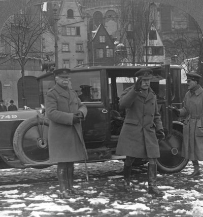 Il maresciallo di campo conte Haig che arriva a Colonia, Germania, c1919-c1920 da Realistic Travels Publishers