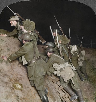 Combattimento notturno a Mory, Francia, Prima Guerra Mondiale, c1914-c1918 da Realistic Travels Publishers