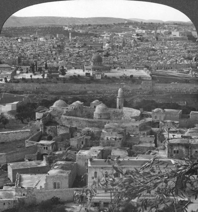 Gerusalemme la Città Santa, Salvata dai Turchi, Palestina, Prima Guerra Mondiale, c1917-1918 da Realistic Travels Publishers