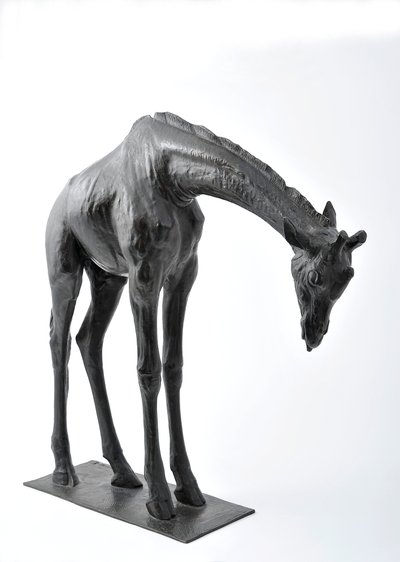 Grande giraffa con testa abbassata, modellata 1909-10, fusa prima del 1913 da Rembrandt Bugatti