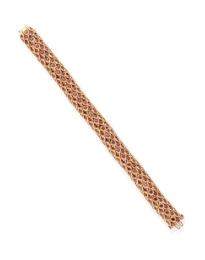 Uno dei tre braccialetti 