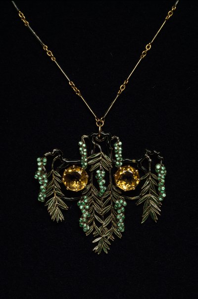Art Nouveau: collana in oro, topazio e smalti da Rene Jules Lalique