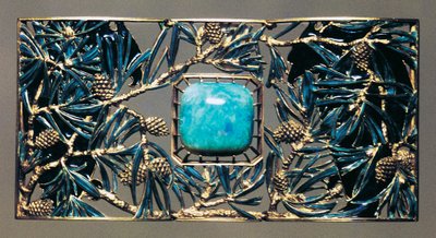 Aquila tra i pini, pendente a collana in oro, opale e smalto da Rene Jules Lalique