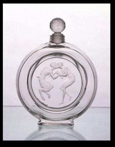 Le Baiser du Faune, bottiglia di profumo in vetro trasparente per Molinard di Lalique da Rene Jules Lalique