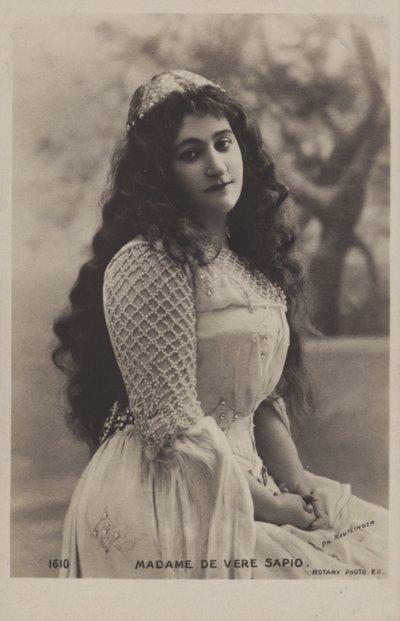 Clementine de Vere Sapio, soprano operistico franco-americano da Reutlinger Studio