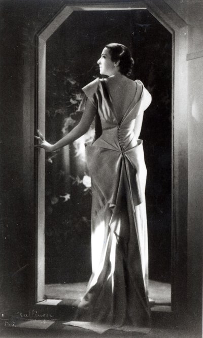 Abito disegnato da Madeleine Vionnet da Reutlinger Studio