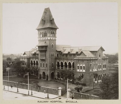 Ospedali, Byculla Railway Hospital, India, c. 1930 da John Pardon