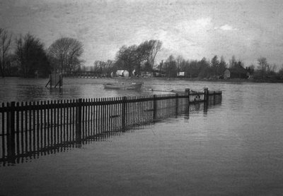 Il fiume Tamigi in piena da John Pardon