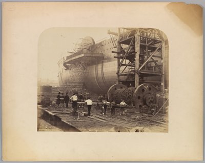 Uomini al lavoro accanto alle catene di lancio del "Great Eastern" da Robert Howlett