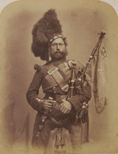 Piper David Muir, 42nd Highlanders (Black Watch) da Robert Howlett