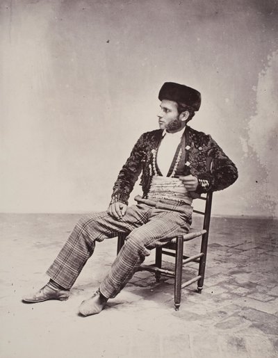 Siviglia, ragazzo gitano vestito da 
