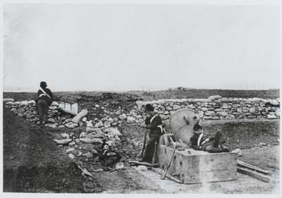 Una giornata tranquilla nella Batteria di Mortai, Crimea da Roger Fenton