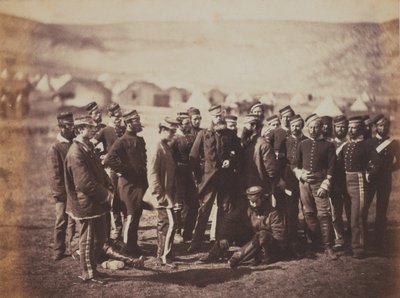 Colonnello Doherty, Ufficiali e uomini del 13º Reggimento di Dragoni Leggeri, da un album di 52 fotografie associate alla Guerra di Crimea, 1855 da Roger Fenton
