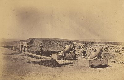 Batterie di mortai davanti alla Picquet House, Divisione leggera da Roger Fenton
