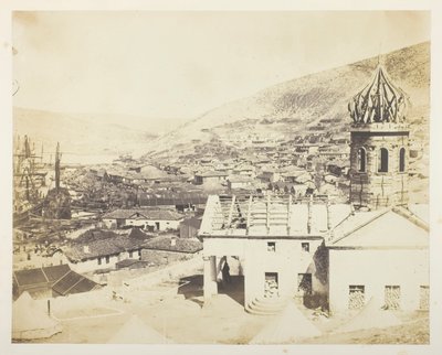 La chiesa russa e la città di Balaklava da Roger Fenton