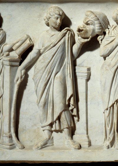 Una musa che tiene una maschera della commedia (dettaglio) da Roman