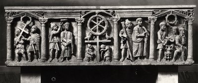 Sarcofago cristiano decorato con scene della Passione di Cristo tra cui l
