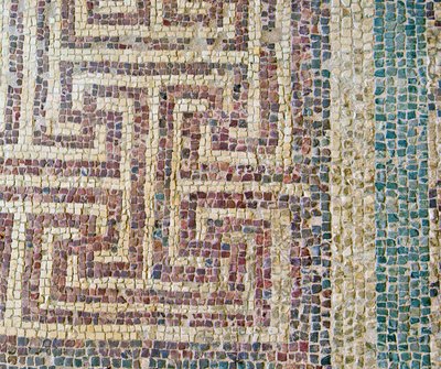 Dettaglio di piastrelle geometriche da Roman