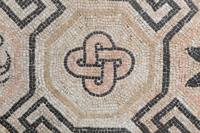 Motivo geometrico dalla domus di Via san Rocchino, II secolo d.C. da Roman