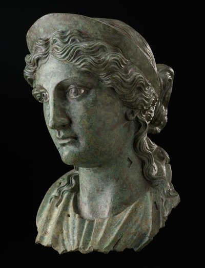 Testa di Donna in Veste di Dea, 1° secolo da Roman