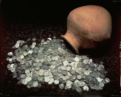 Vaso che conteneva un tesoro di monete d