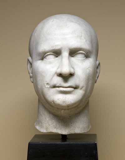 Ritratto di un sacerdote di Iside, inizio II secolo d.C. (marmo di Proconneso) da Roman