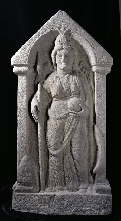Scultura in rilievo raffigurante Brigantia, una dea nativa del nord della Britannia, come dea romana, da Birrens, Middlebie, Dumfriesshire da Roman