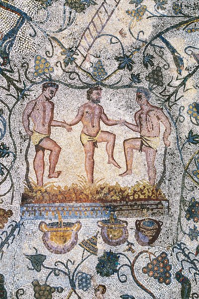 Arte romana: Mosaico della Vendemmia. Dettaglio che rappresenta tre uomini che schiacciano l