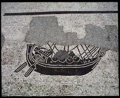 Arte romana: “Nave” Mosaico della Corporazione dei marinai, Piazza delle Corporazioni da Roman