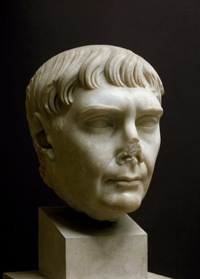 Arte romana: testa in marmo dell