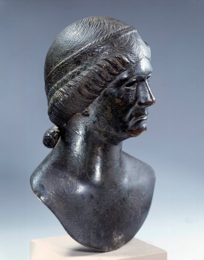 Arte romana: testa di donna in bronzo. Inizio del I secolo d.C. da Roman